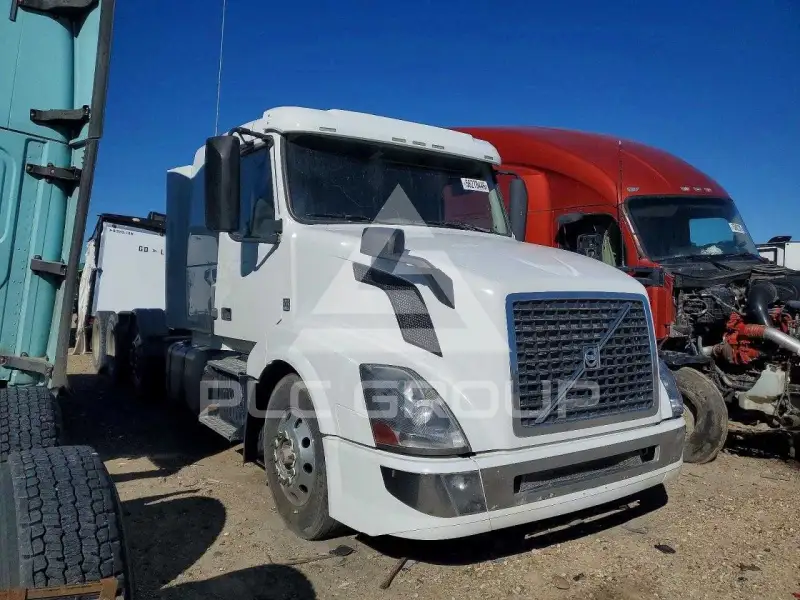 2017 Volvo VNL photo