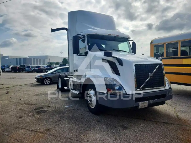 2017 Volvo VNL фото