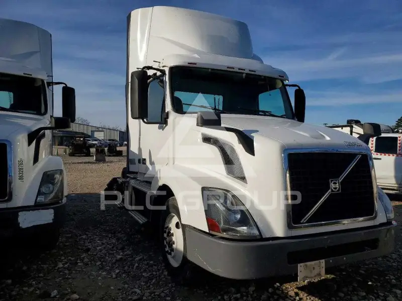 2017 Volvo VNL фото