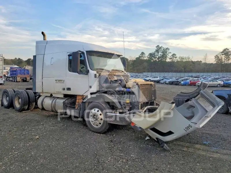 2017 Volvo VNL фото