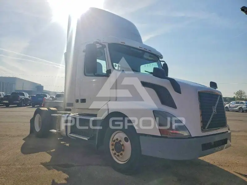 2017 Volvo VNL фото