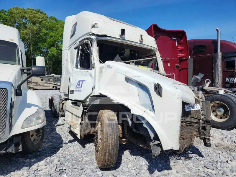 2017 Volvo VNL фото