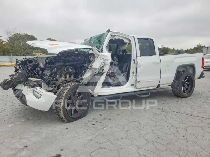 2017 GMC Sierra photo