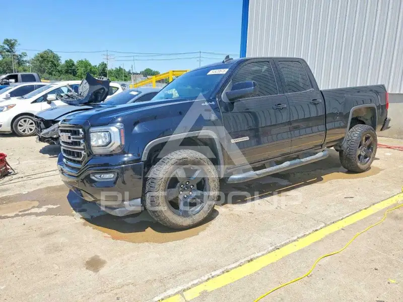 2017 GMC Sierra photo