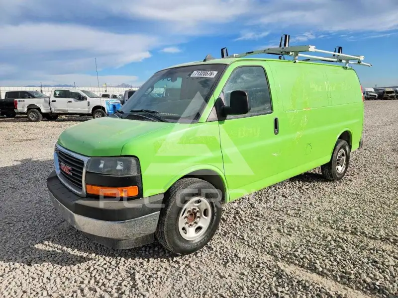 2017 GMC Savana фото