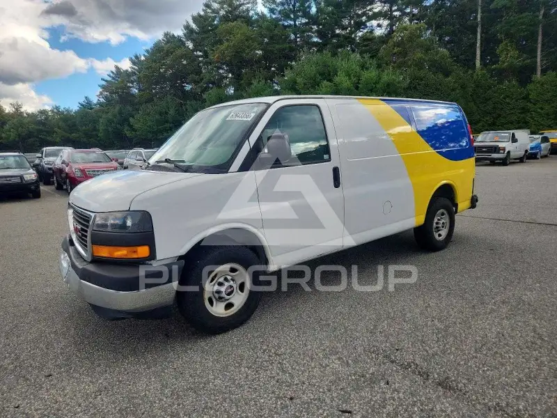 2017 GMC Savana photo