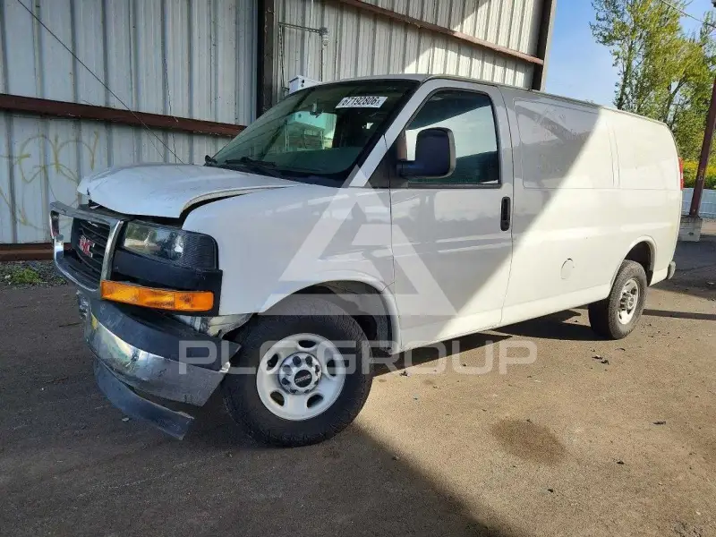 2017 GMC Savana фото