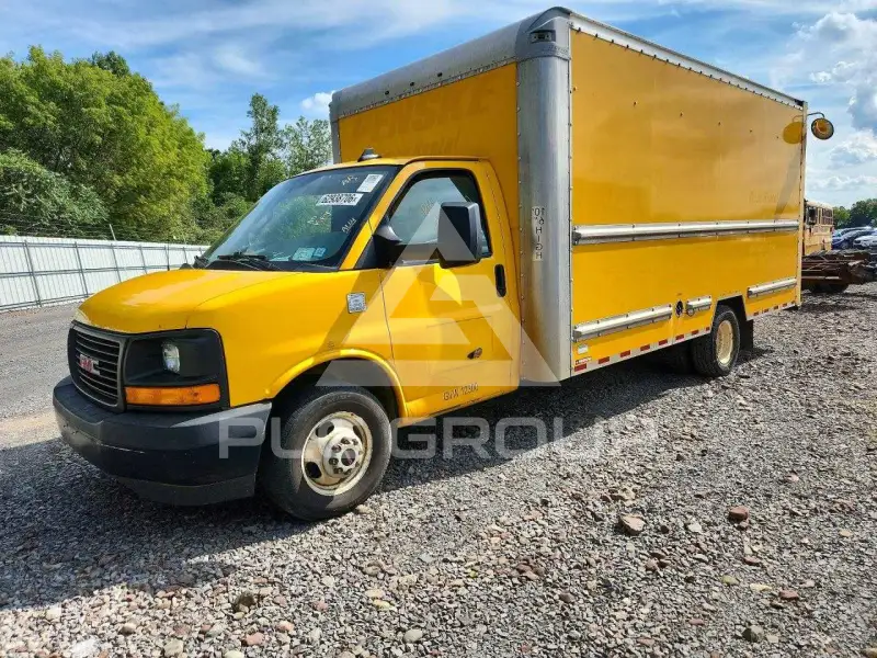 2017 GMC Savana фото