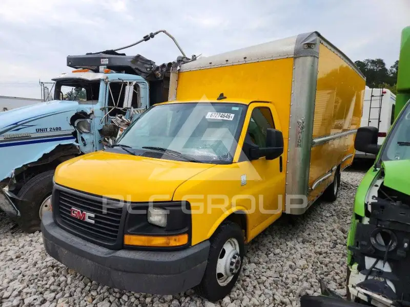 2017 GMC Savana фото