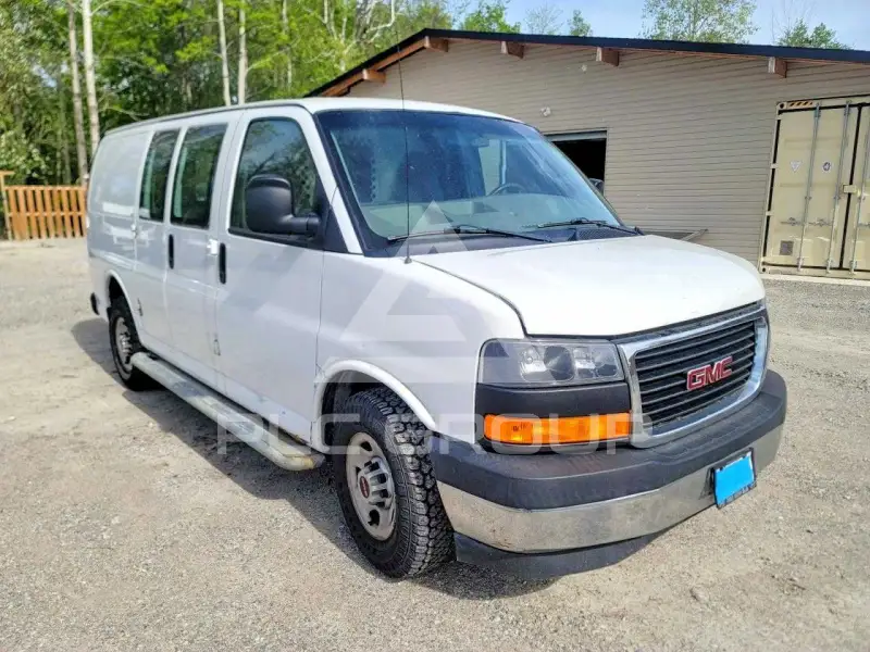 2017 GMC Savana фото