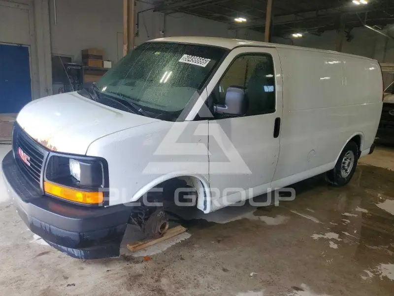 2017 GMC Savana photo
