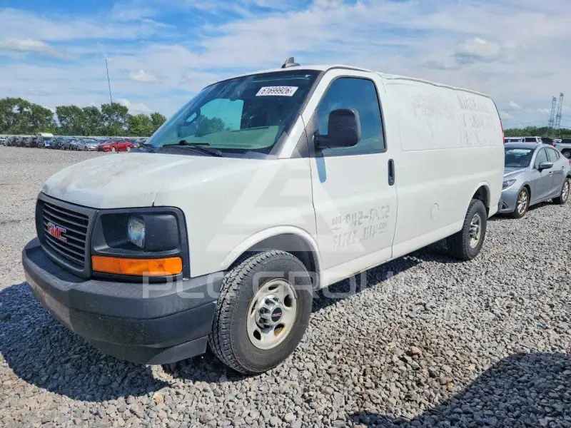 2017 GMC Savana фото