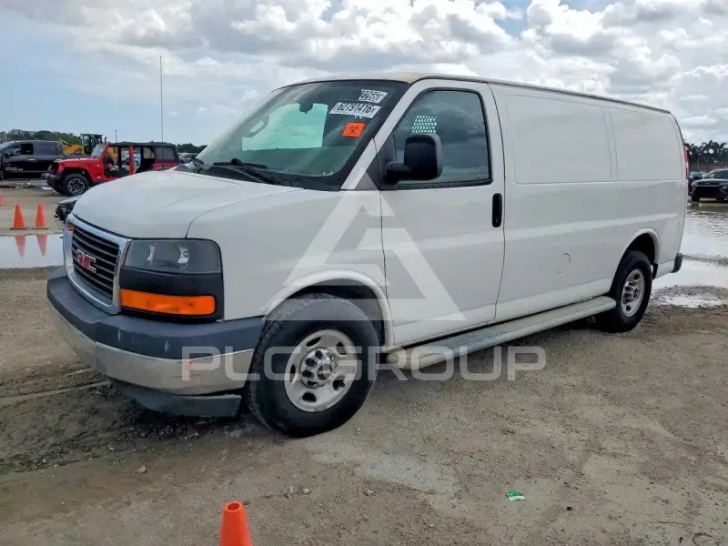 2017 GMC Savana фото