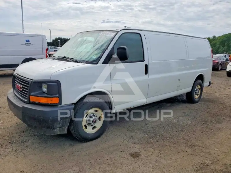 2017 GMC Savana фото