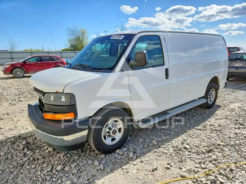 2017 GMC Savana фото