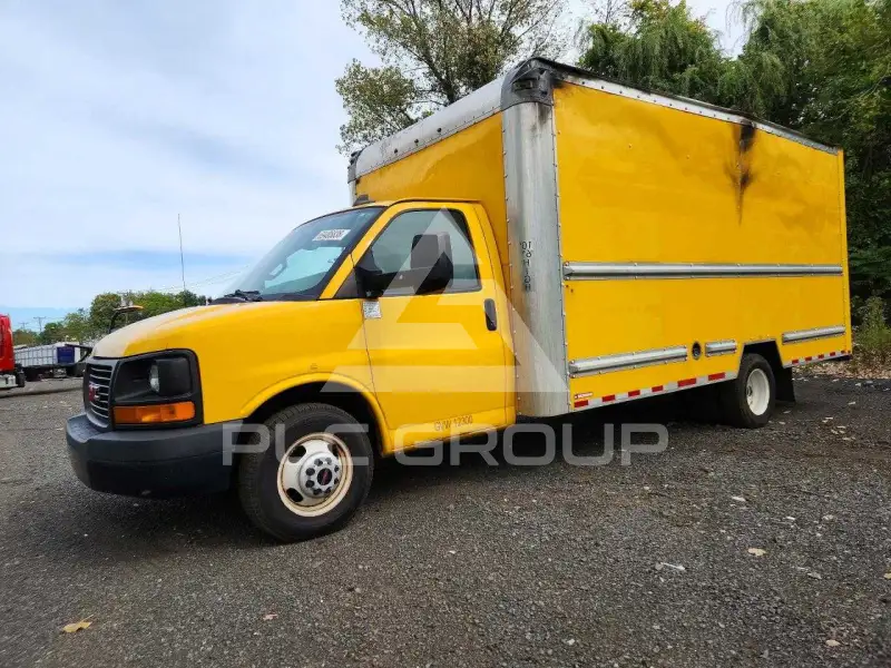 2017 GMC Savana фото