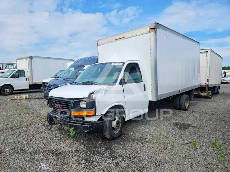 2017 GMC Savana фото