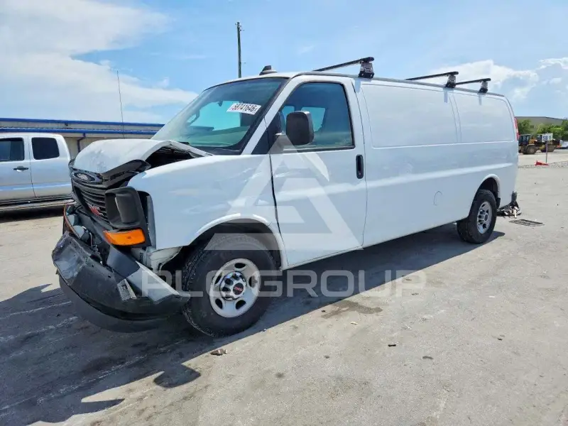 2017 GMC Savana фото