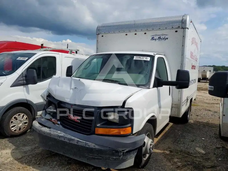 2017 GMC Savana photo