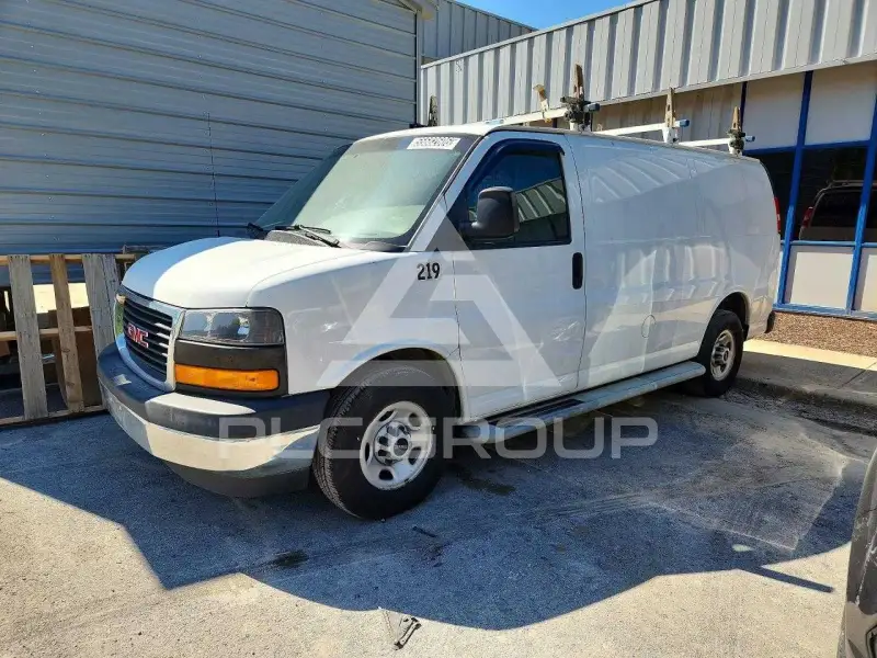 2017 GMC Savana фото