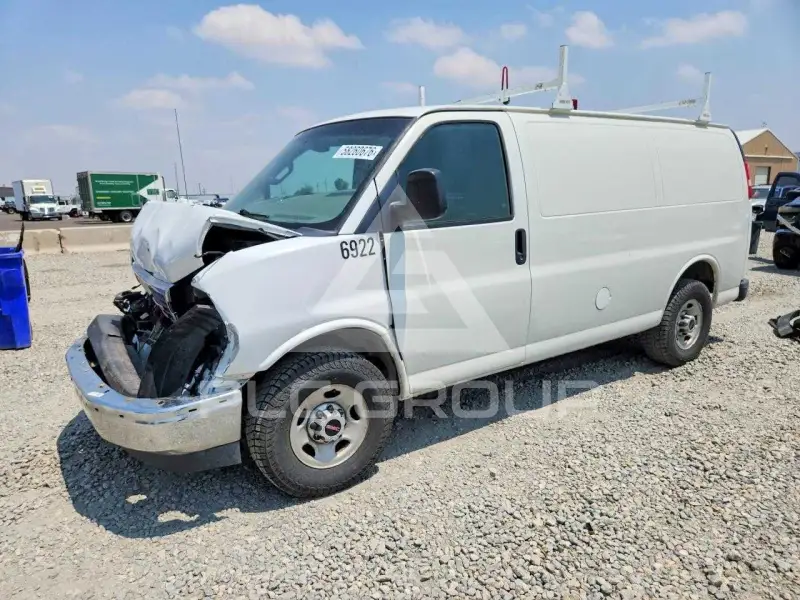 2017 GMC Savana фото