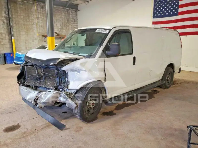 2017 GMC Savana photo