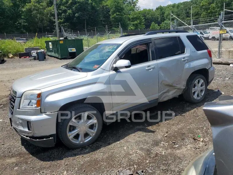 2017 GMC TERRAIN photo
