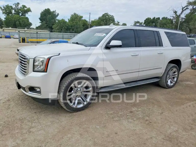 2017 GMC YUKON фото