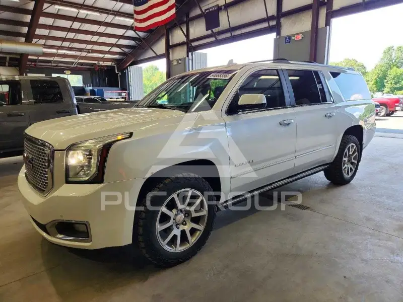 2017 GMC YUKON фото
