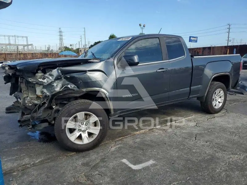 2017 GMC CANYON photo
