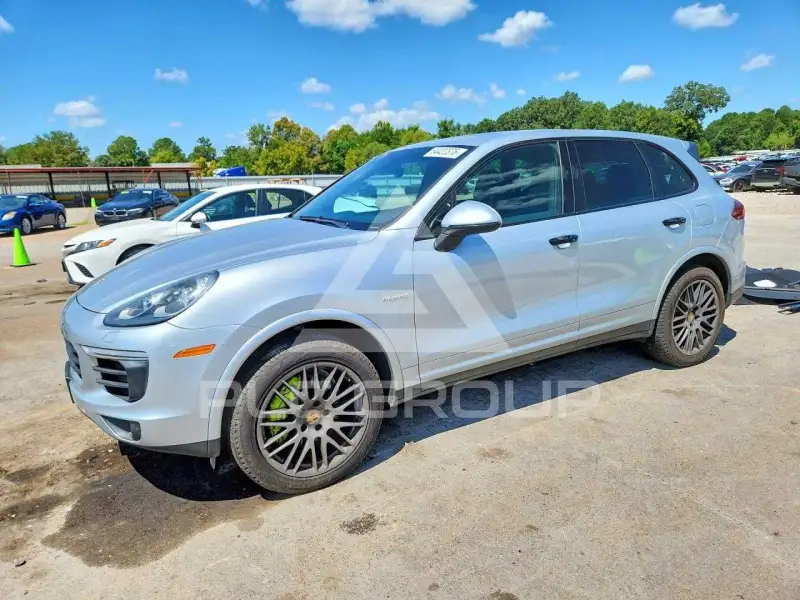 2017 Porsche Cayenne photo