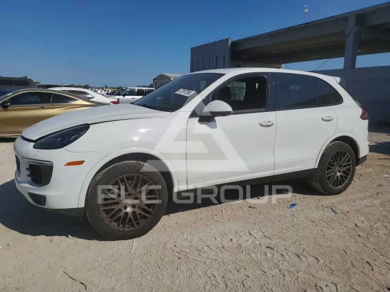 2017 Porsche Cayenne photo