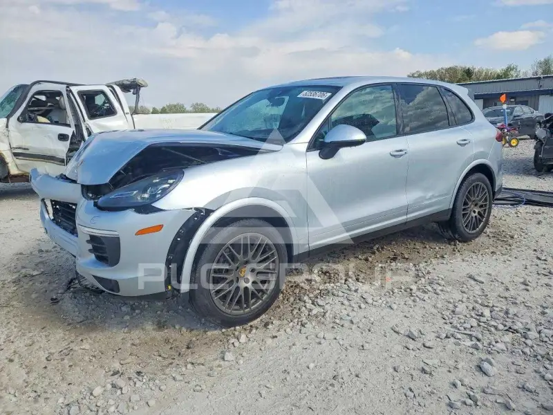 2017 Porsche Cayenne photo