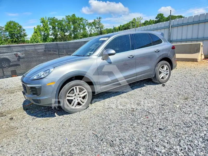 2017 Porsche Cayenne photo