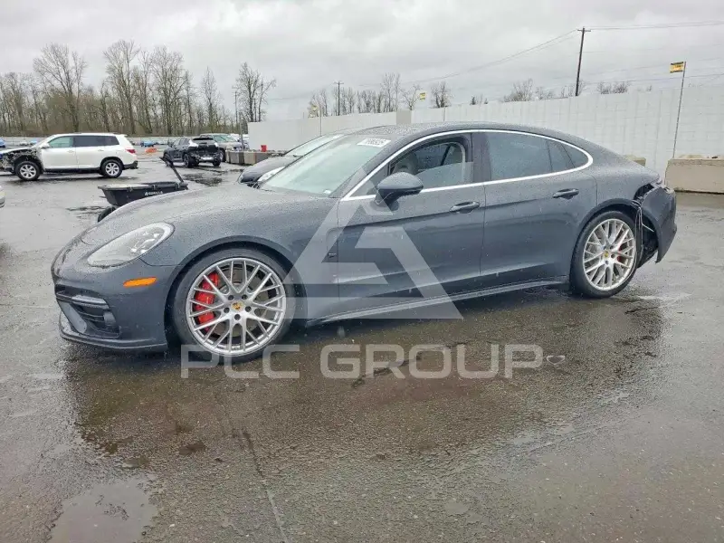 2017 Porsche Panamera photo