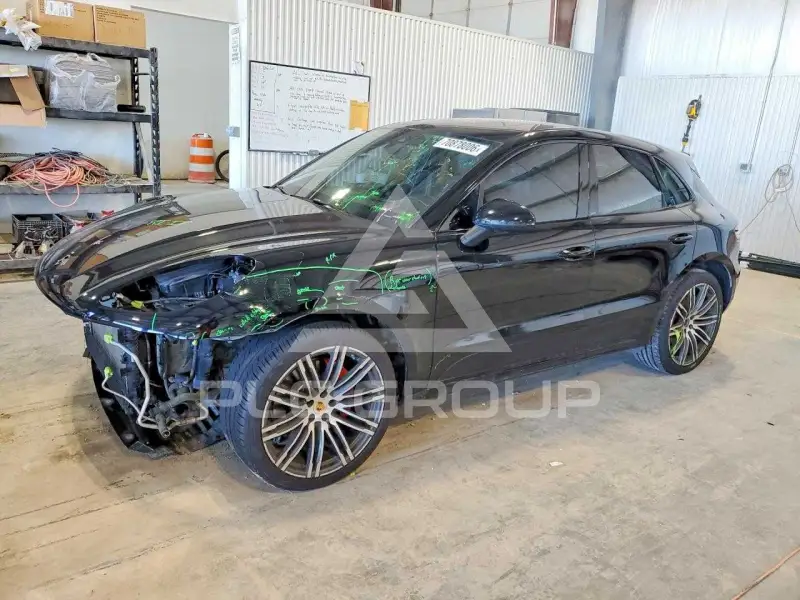 2017 Porsche MACAN photo
