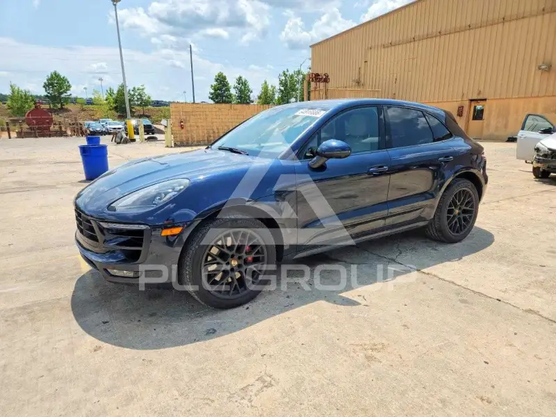 2017 Porsche MACAN photo
