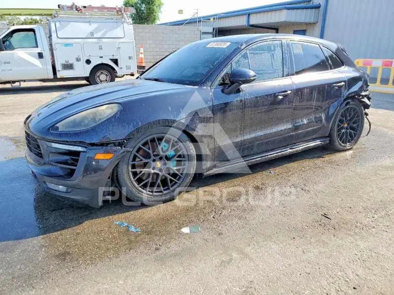 2017 Porsche MACAN photo