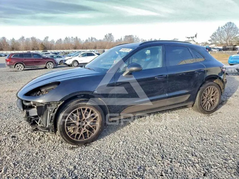 2017 Porsche MACAN photo