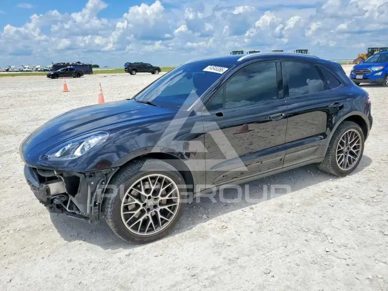 2017 Porsche MACAN photo