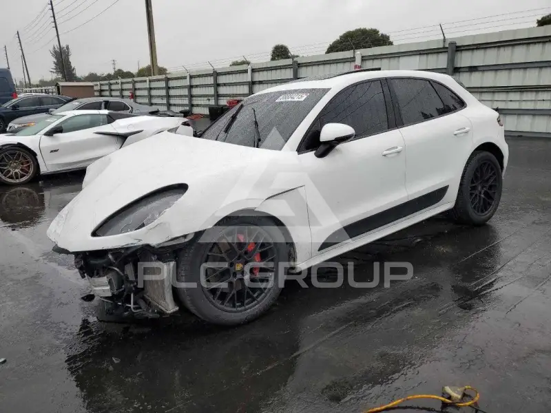2017 Porsche MACAN photo