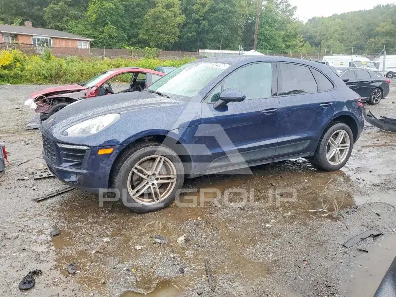 2017 Porsche MACAN photo