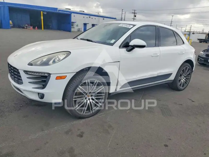 2017 Porsche MACAN photo
