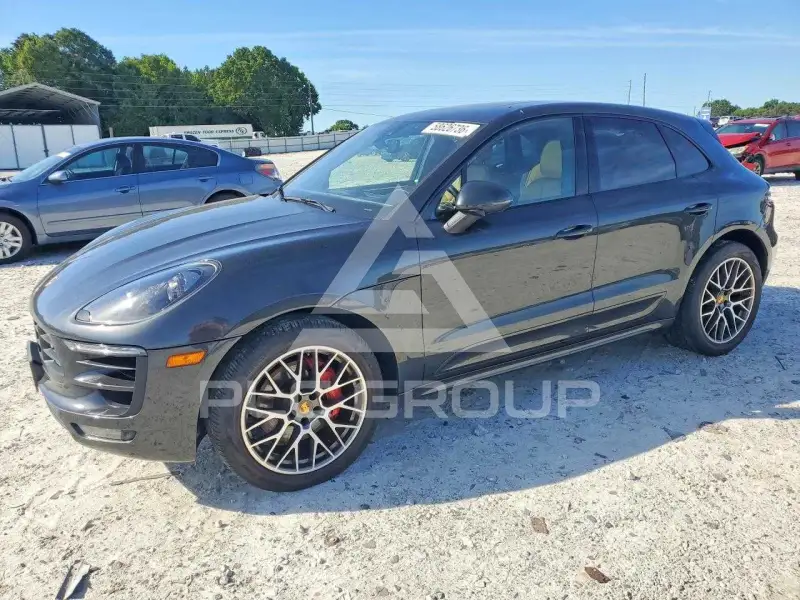 2017 Porsche MACAN photo