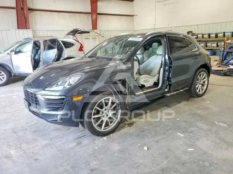 2017 Porsche MACAN photo