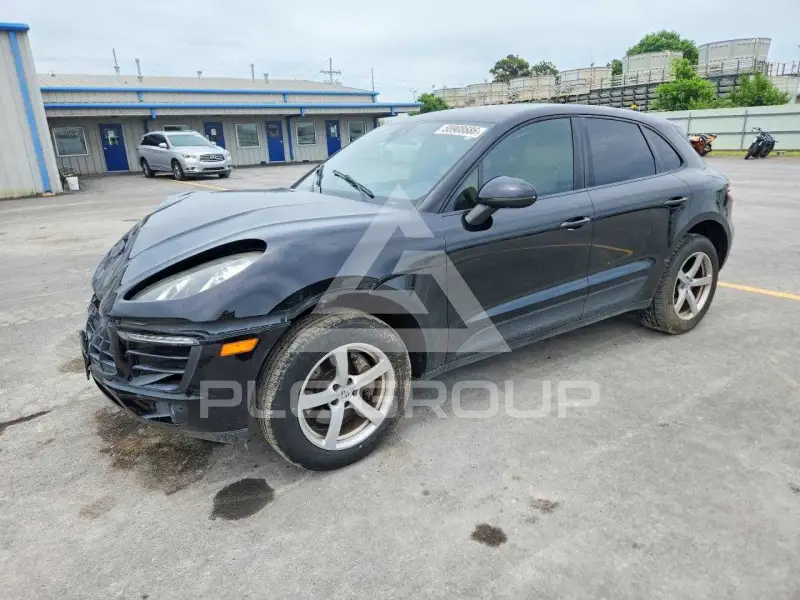 2017 Porsche MACAN photo