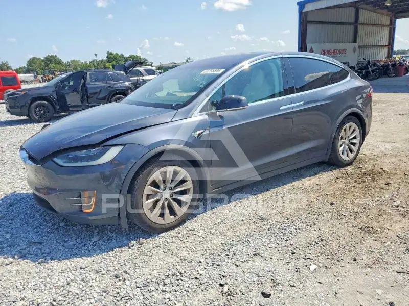 2017 Tesla Model X фото