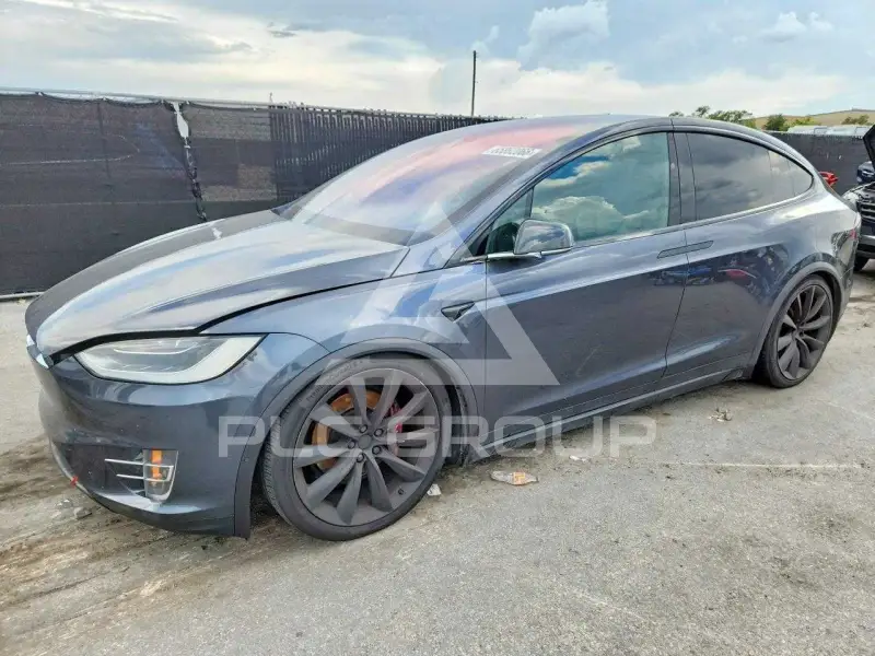 2017 Tesla Model X фото