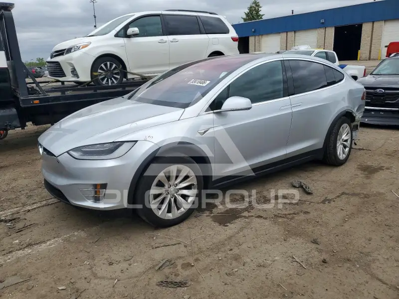 2017 Tesla Model X фото