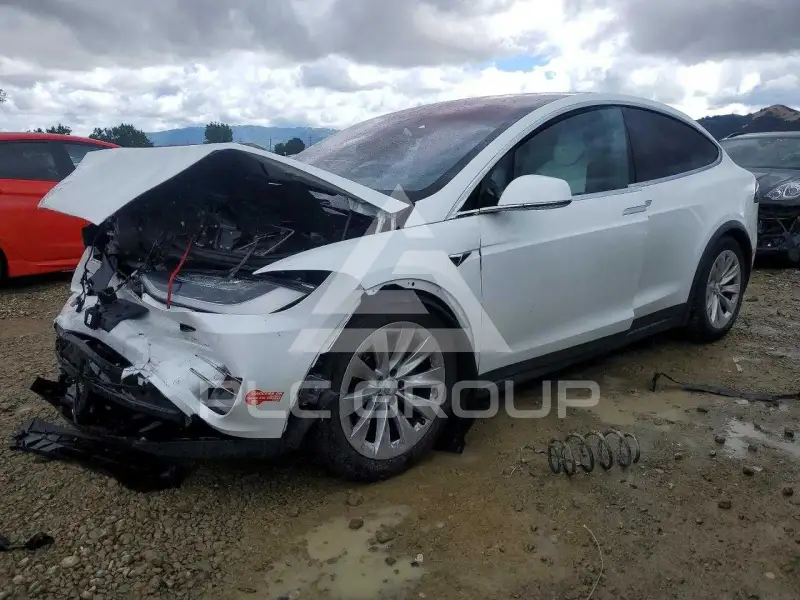 2017 Tesla Model X фото